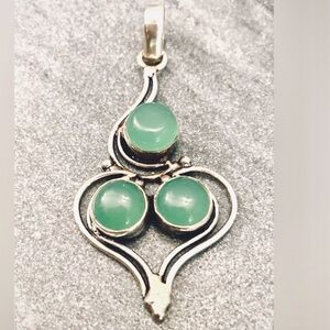 VINTAGE PENDANT CALCHEDONY CRYSTAL & Sterling Silver, .925 plate Mint Green EUC